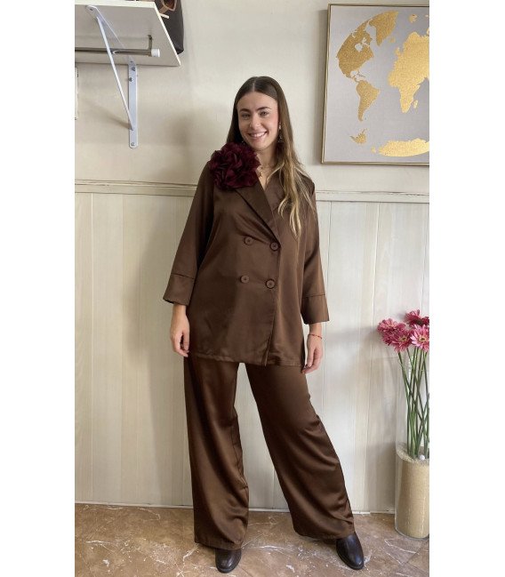 traje chaqueta satinado